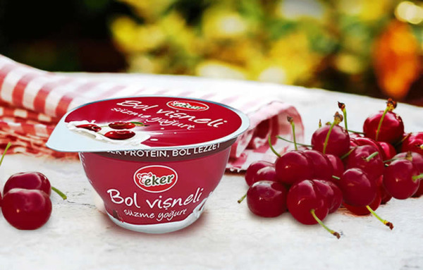 Bol Vişneli Süzme Yoğurt