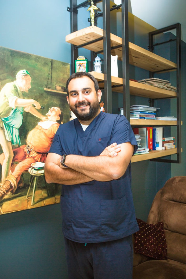 Diş hekimi A. Doğan Bircan