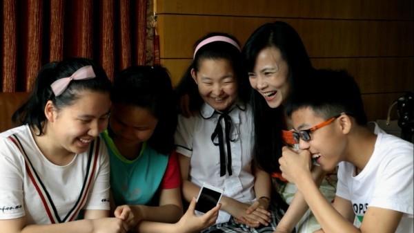 Öğretmen Zhang Long ve Öğrenciler