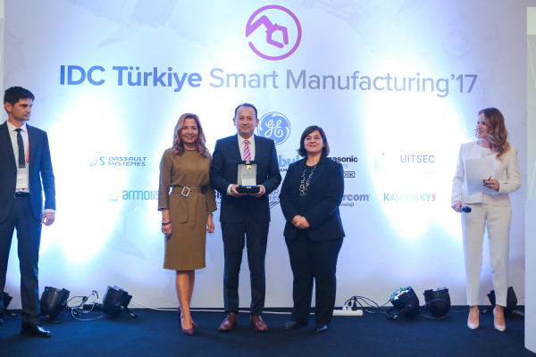 HUGO BOSS İzmir’e IDC’den İki Ödül