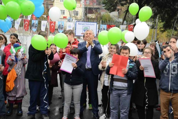 Engelli çocukların sevinci duygulandırdı