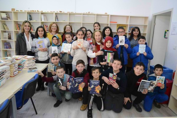 İNTERNET KULLANIMI OKUMAKTAN UZAKLAŞTIRDI