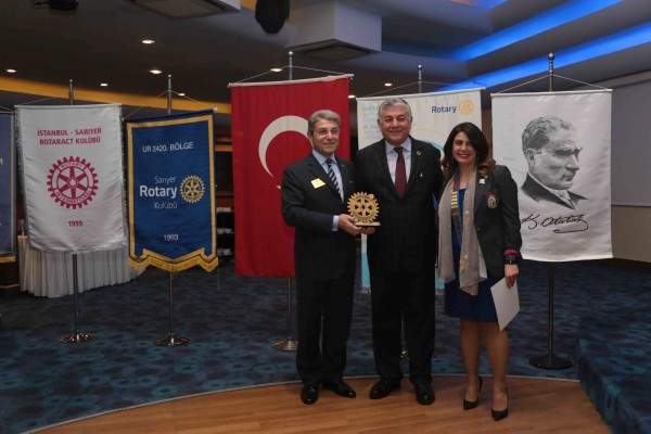 BAŞKAN GENÇ’E ‘ÜSTÜN HİZMET ÖDÜLÜ’ VERİLDİ