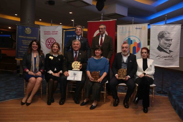 BAŞKAN GENÇ’E ‘ÜSTÜN HİZMET ÖDÜLÜ’ VERİLDİ