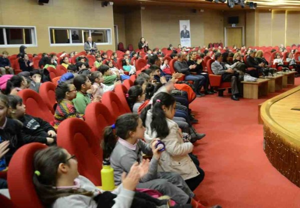 ÇOCUKLARLA DEPREM TATBİKATI 