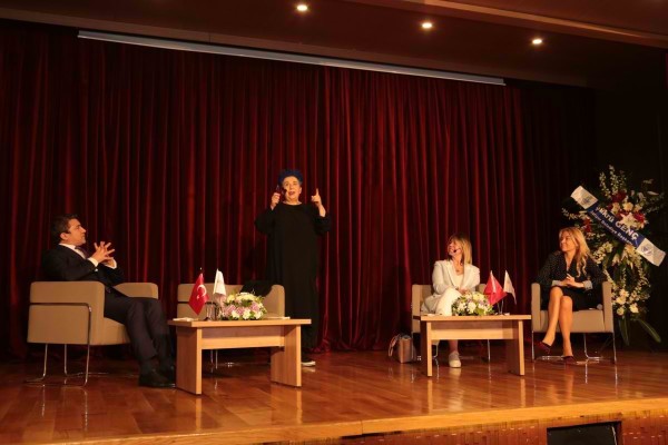 KADIN SÖYLER HAYAT COŞAR