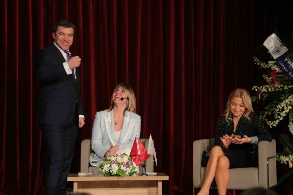 KADIN SÖYLER HAYAT COŞAR