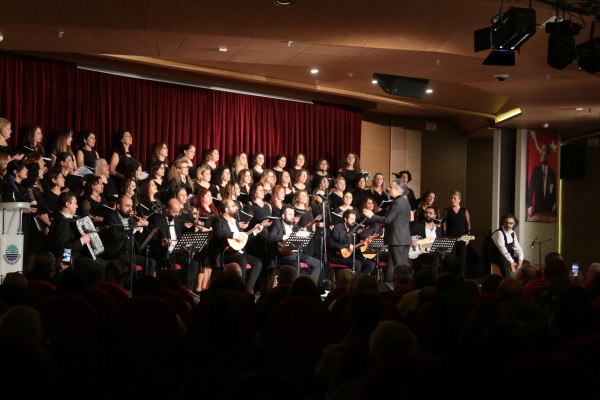 TÜRKÜLER KADINLAR İÇİN SÖYLENDİ