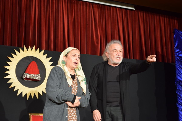 KOMEDİ YAPMANIN GÜLÜNÇ YANLARI ‘NAFİLE ADAM’DA  