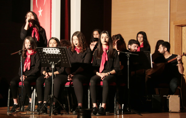 Özdemir Sabancı Anadolu Lisesi Öğrencileri