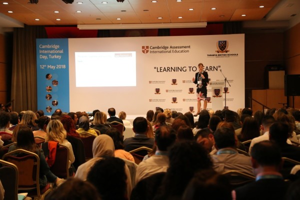 Cambridge Üniversitesi Konferansı - Görsel 2