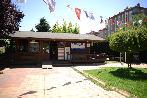Erol Günaydın Parkı ve Yaşam Evi