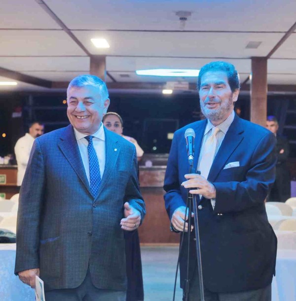 Şükrü Genç ve Michael Christides