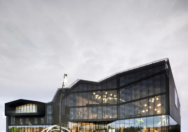 Büyükdere Caddesi Kültür Merkezi (Huzur Mah.)