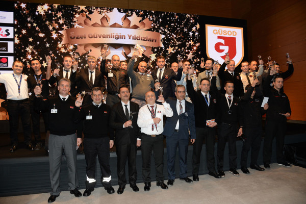 Kahraman güvenlik görevlileri ödüllendirildi