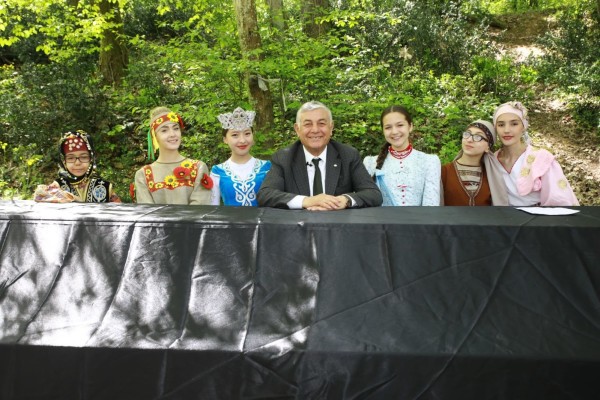 başkan ve çocuklar