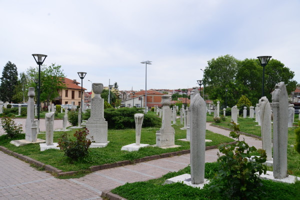 tarihi mezarlık