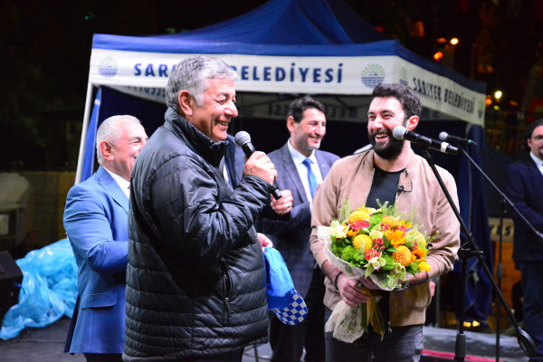 koliva çiçek takdimi