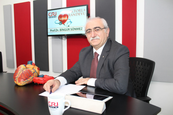 Prof. Dr. Bingür Sönmez uyardı: "İftarda arka arkaya içilen sigara ölüme neden olabilir"