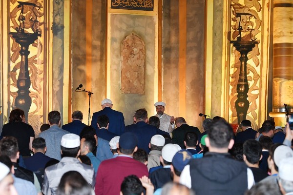 Yenikapı Teravih Namazı