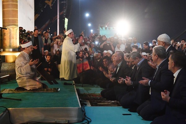 Yenikapı Teravih Namazı