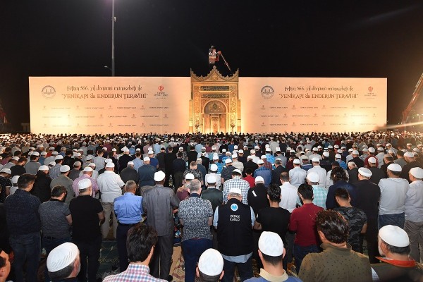 Yenikapı Teravih Namazı