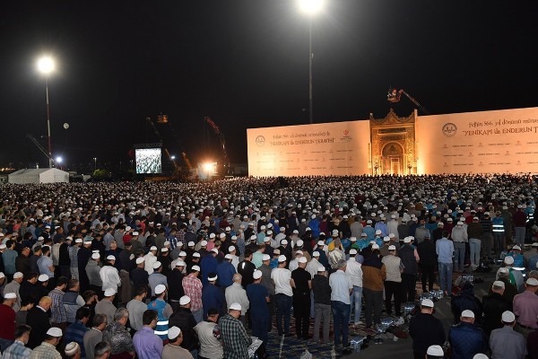 Yenikapı Teravih Namazı