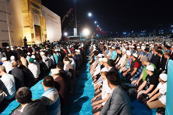 Yenikapı Teravih Namazı