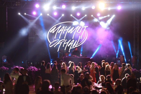 Tarabya İngiliz Okulları Mezuniyet Töreni