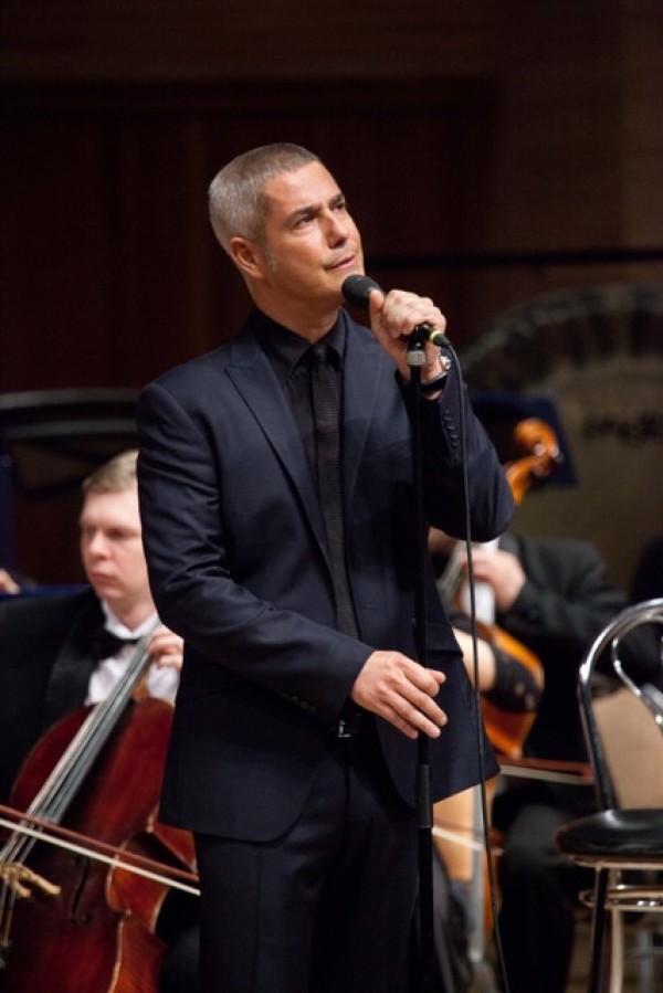 İtalyan tenor Alessandro Safina, sahipsiz hayvanlar için sahneye çıkacak