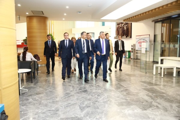 vali ziyaret