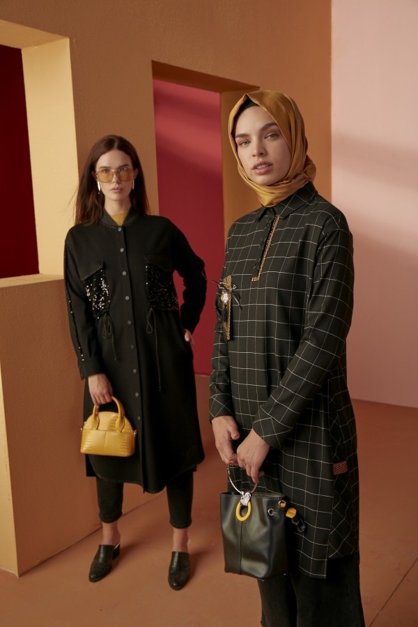 Zühre_Soldaki_Kap_660 TL_sAĞDAKİ_Tunik_398 TL