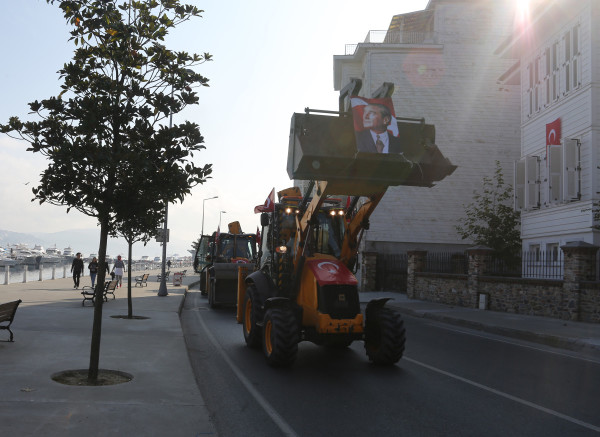 İş makineleri korteji