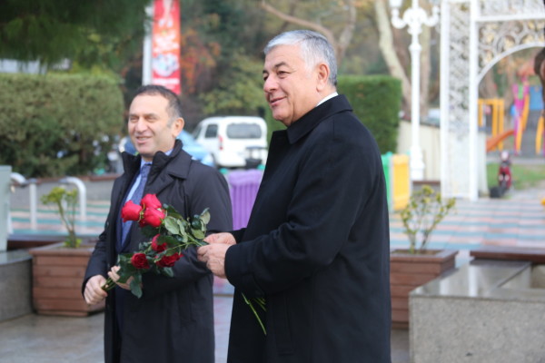Başkan ve Konsolos