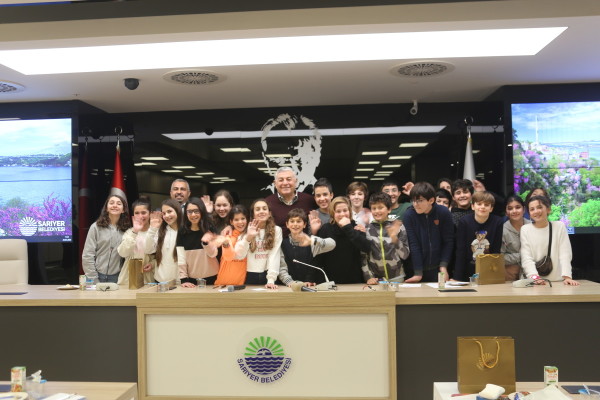 başkan genç öğrencilerle