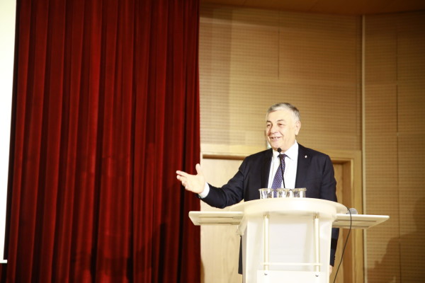 Şükrü Genç