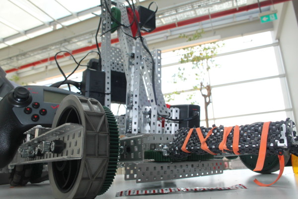 GELECEĞİN ROBOTİK TEKNOLOJİSİ'Nİ İNŞA EDİYORLAR