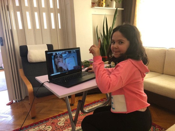 CANLI DERS’LER BAŞLADI, “EKRAN SINIFI”NDA ZİLİ TEKNOLOJİ ÇALDI!