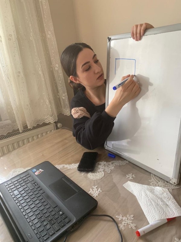 CANLI DERS’LER BAŞLADI, “EKRAN SINIFI”NDA ZİLİ TEKNOLOJİ ÇALDI!