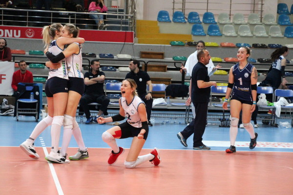 kadın voleybol
