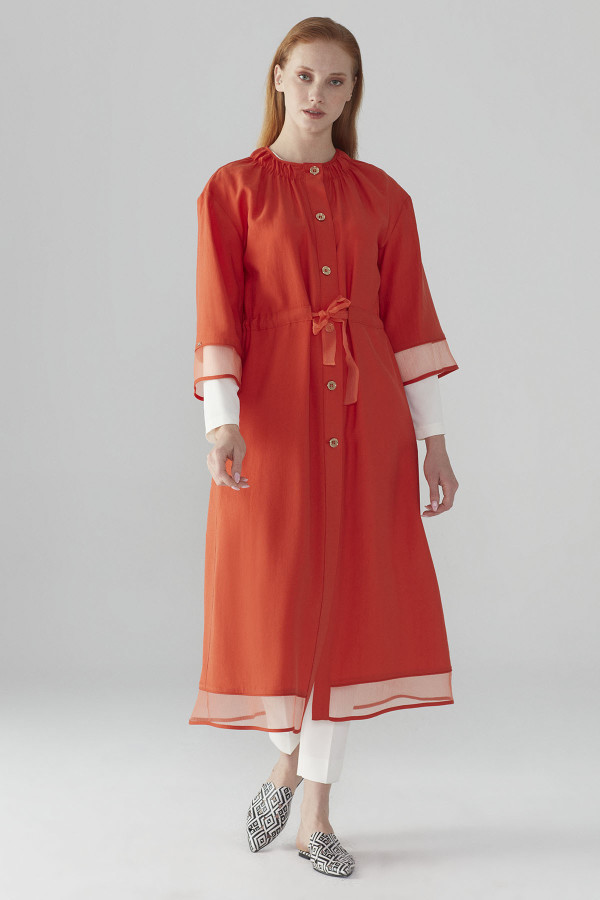 CANLI RENKLİ KOMBİNLERDE RENK UYUMUNA DİKKAT!