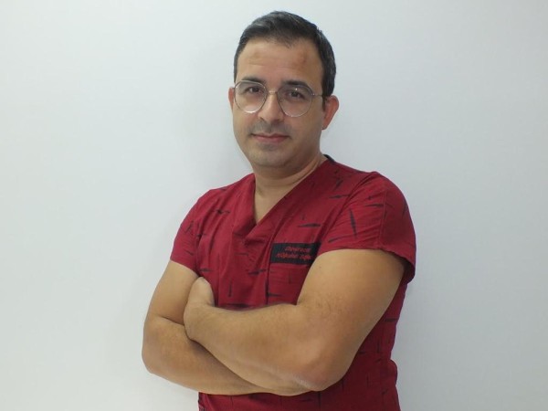 Fizyoterapist Hüseyin Oğuzhan Söylemez