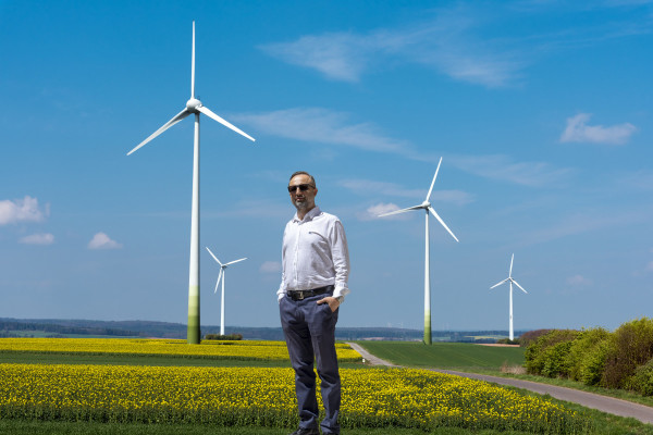 YEŞİL DÜZENLEME GELDİ! 1 MW GÜNEŞ ENERJİ SANTRALİ 110 bin DOLAR'LIK  ​​​DOĞALGAZ İTHALATINI ENGELLİYOR