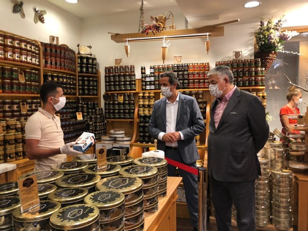 Sarıyer Kaymakamı Mehmet Özer ve Sarıyer Belediye Başkanı Şükrü Genç