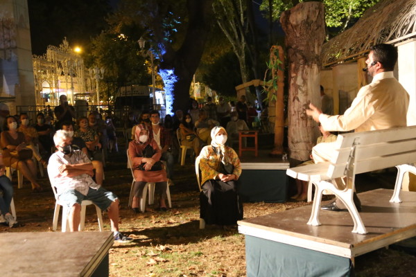 açıkhava tiyatro