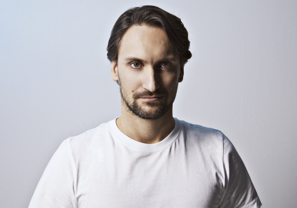 Paul H. Müller_Adjust