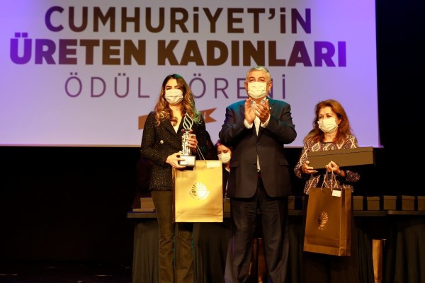Cumhuriyetin üreten kadınları ödül töreni