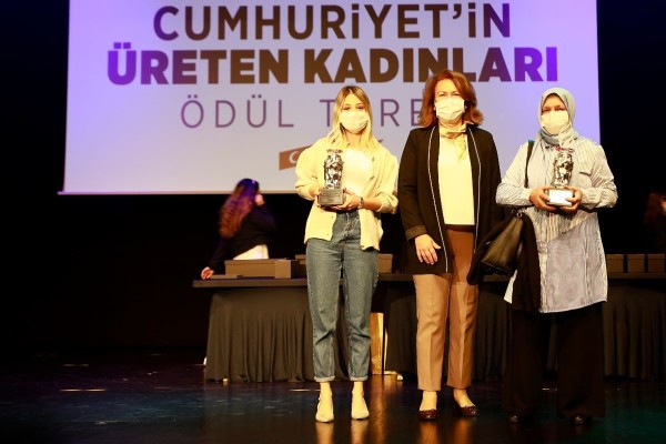Cumhuriyetin üreten kadınları ödül töreni