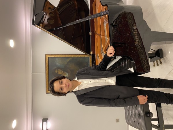 PİYANONUN “GENÇ YILDIZI”NDAN  LONDRA GENÇ MÜZİSYENLER YARIŞMASI’NDA BİRİNCİLİK GURURU!