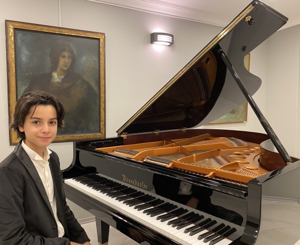 PİYANONUN “GENÇ YILDIZI”NDAN  LONDRA GENÇ MÜZİSYENLER YARIŞMASI’NDA BİRİNCİLİK GURURU!